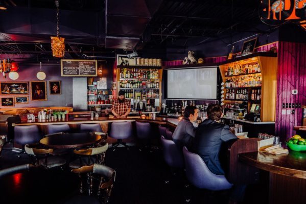 Unique bars and restaurants in Blackstone Plaza