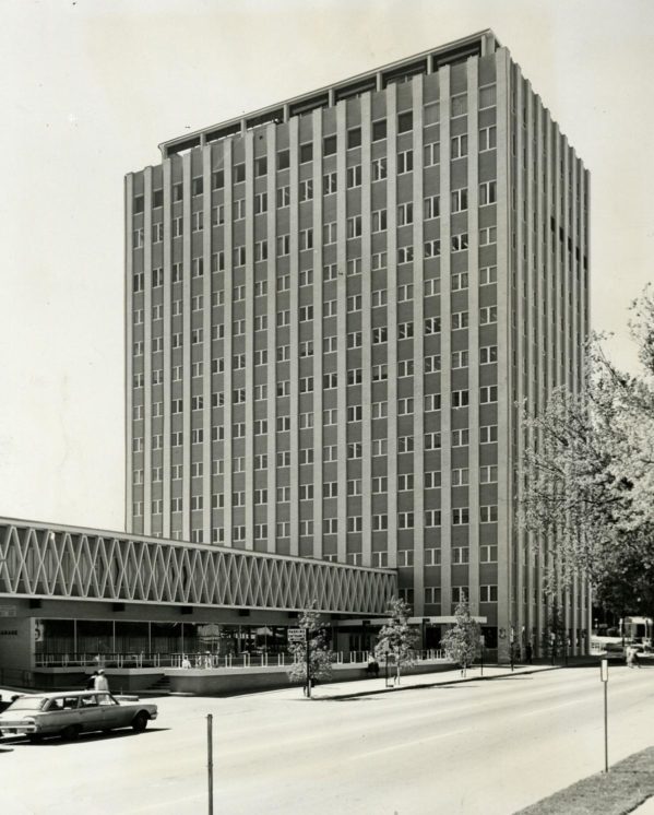 Kiewit building from Farnam Street