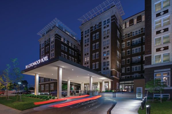 Cottonwood Hotel